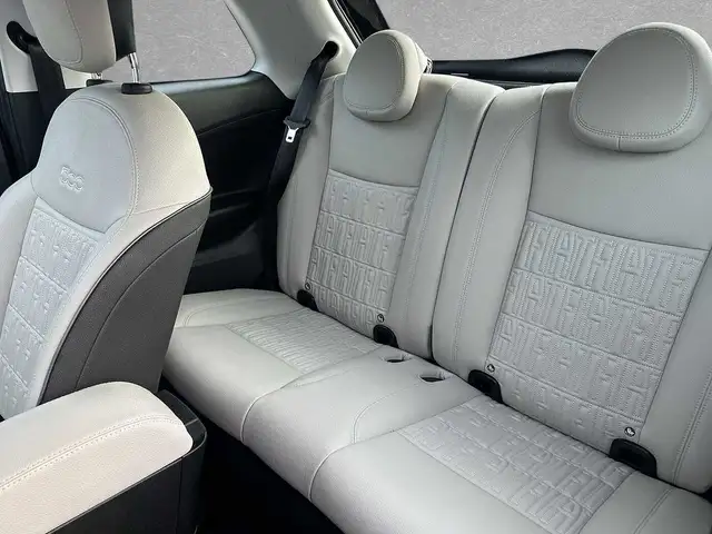 Fiat 500e view 8