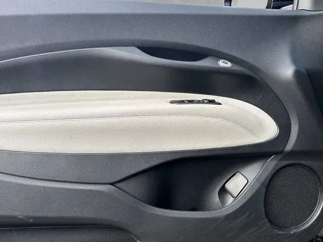 Fiat 500e view 5