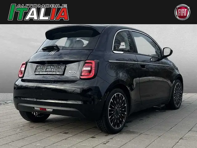 Fiat 500e view 2