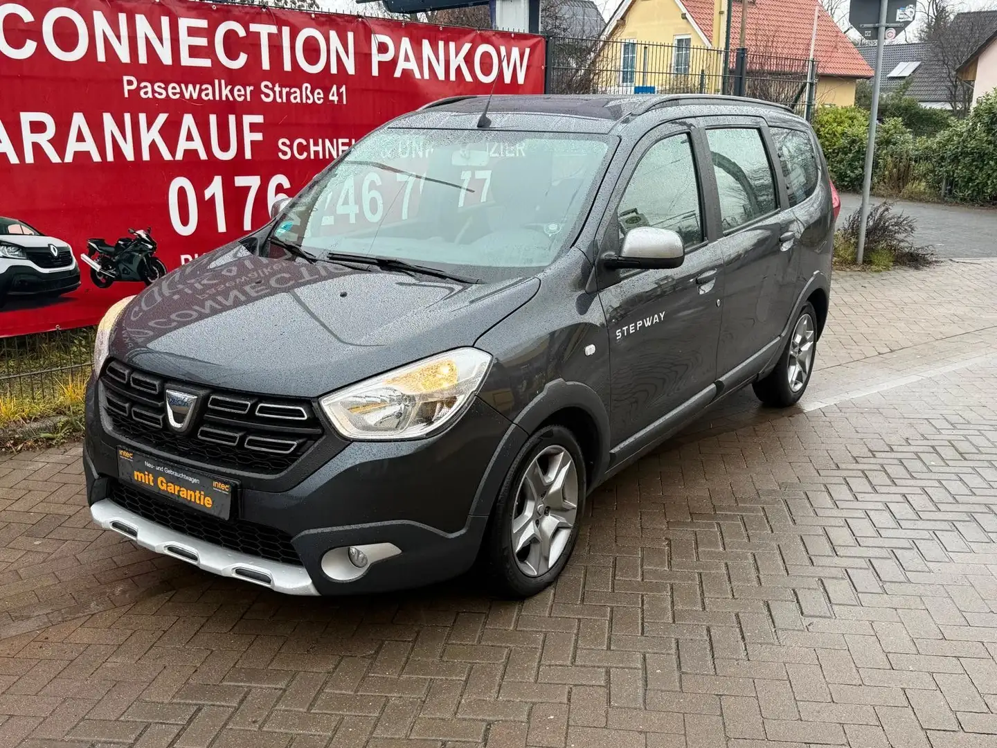 Dacia Lodgy TCe Stepway*7SITZER*TÜV 06/27*1.HAND* Grau - 1
