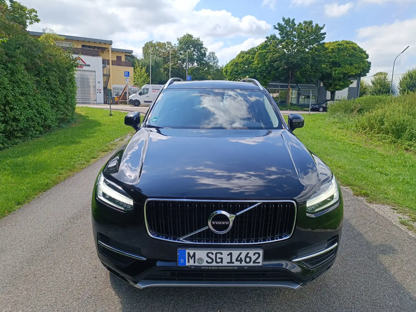 Volvo XC90 Momentum AWD *1.Hand *Scheckheft bei VOLVO Schwarz - 1