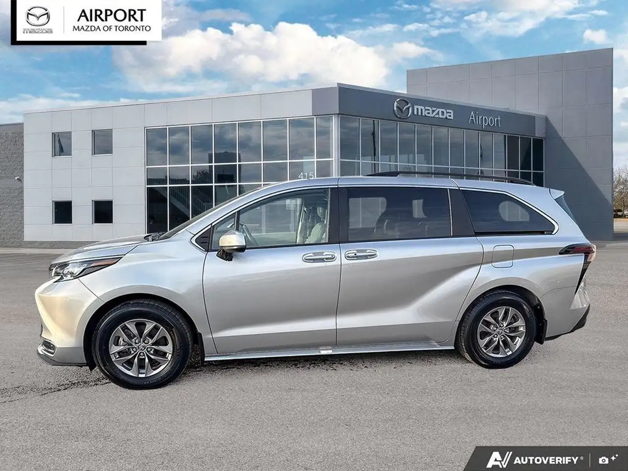 Toyota Sienna снимка Toyota Sienna