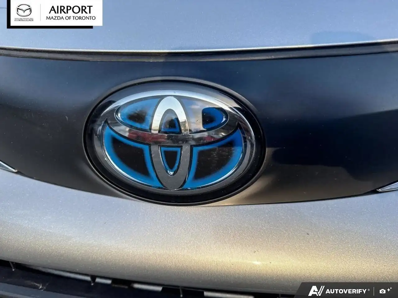 Toyota Sienna снимка Toyota Sienna