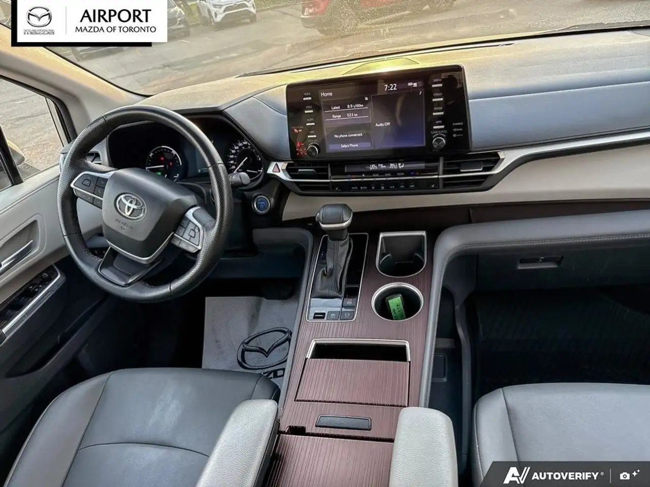Toyota Sienna снимка Toyota Sienna