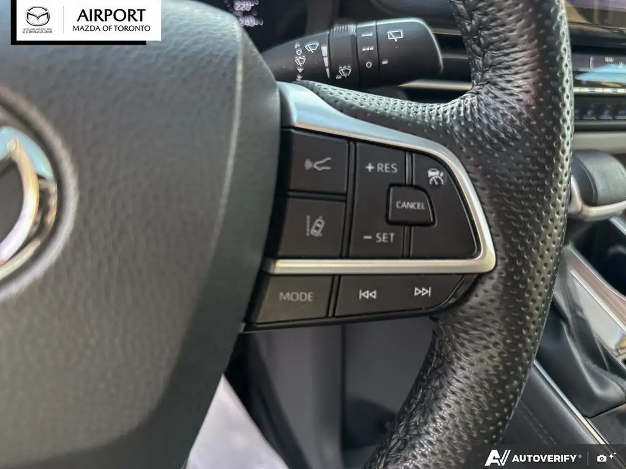 Toyota Sienna снимка Toyota Sienna