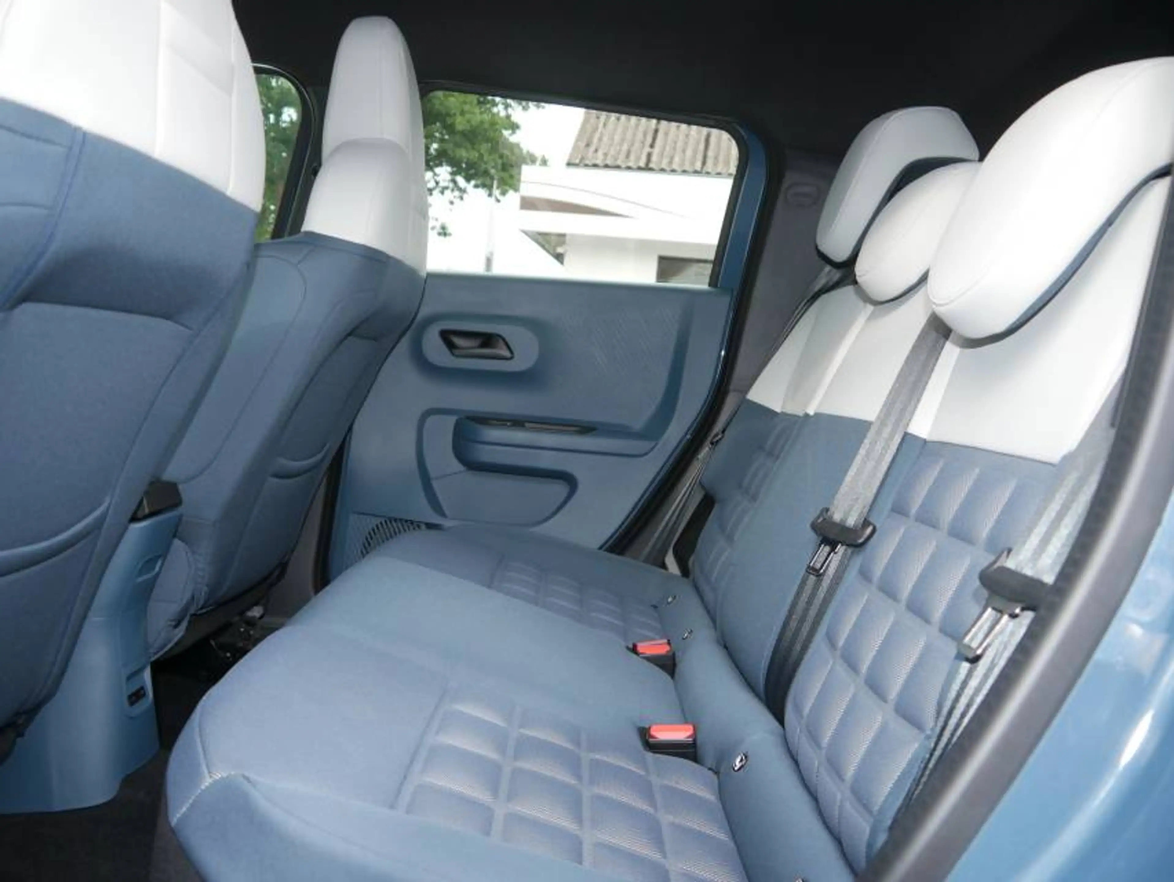 Fiat Grande Panda Hybrid la Prima Winterpaket (VOLL!) — photo 12