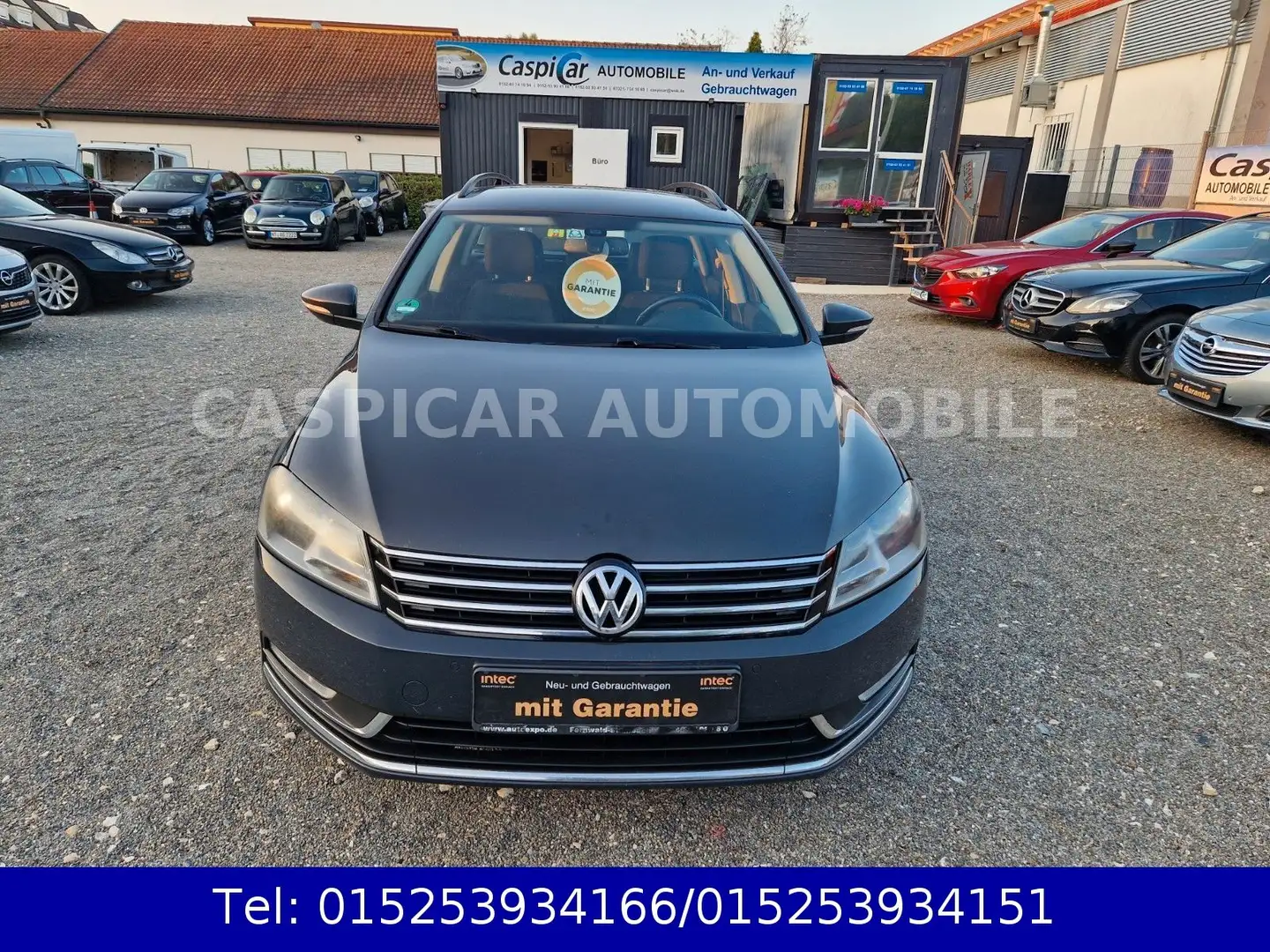 Volkswagen Passat Variant 2,0 TDI BlueMotion,NAVI,SHZ,1.HAND Grau - 2