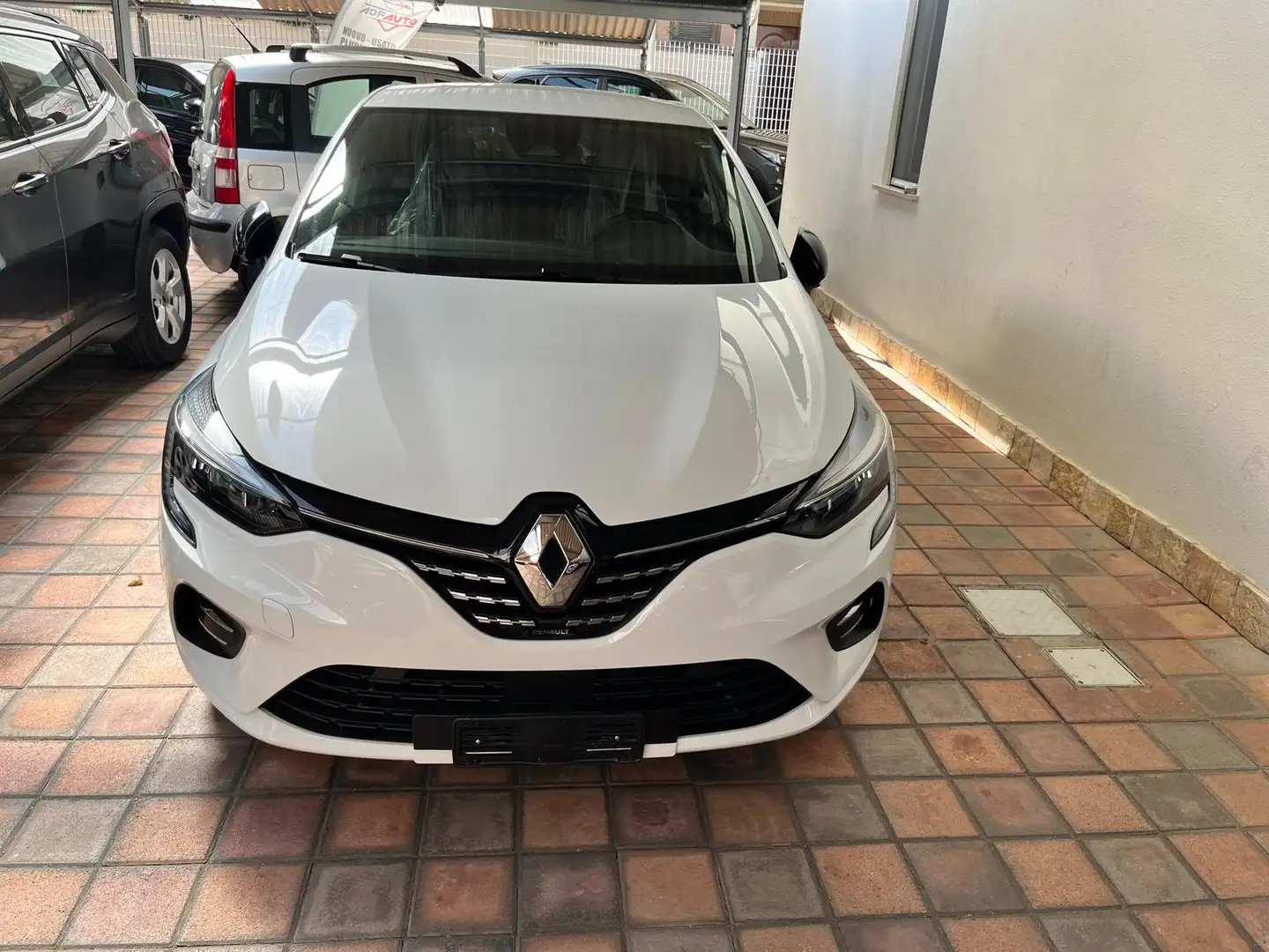 Renault Clio 1.0 tce Intens 90cv my21 Weiß - 1