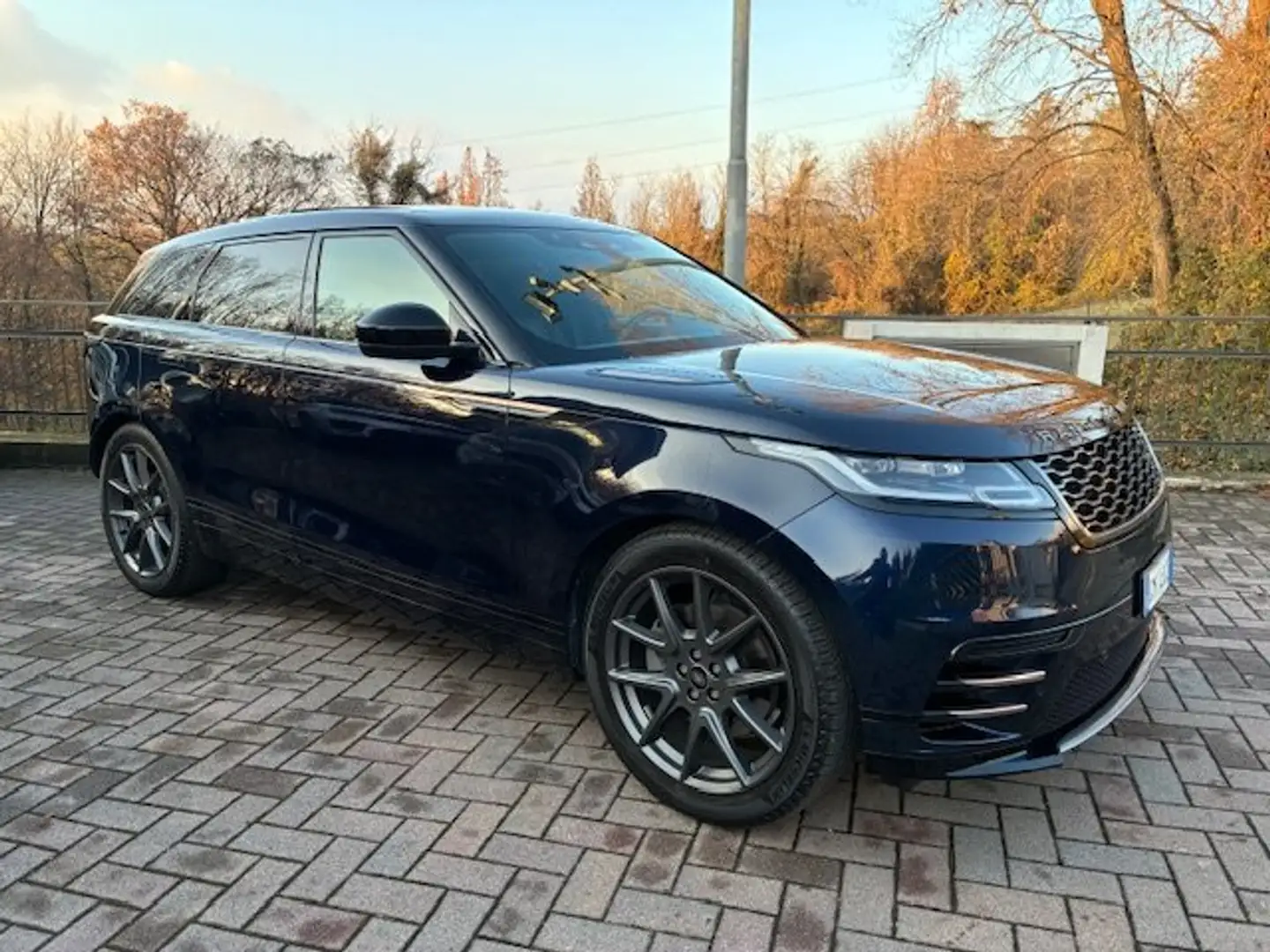 Land Rover Range Rover Velar RangeRoverVelar2.0d mhevR-DynamicSE 4wd 204cv auto Bleu - 2