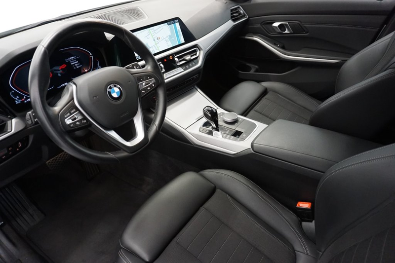 BMW 320 d xDrive — photo 7