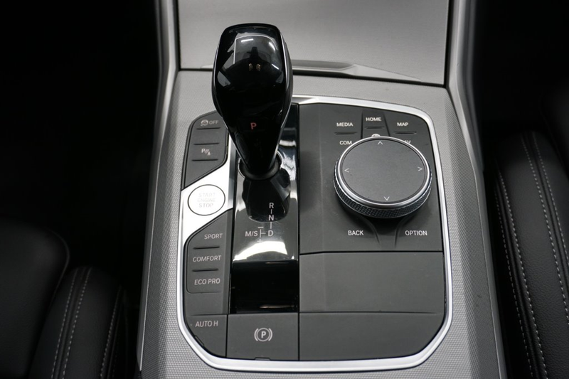 BMW 320 d xDrive — photo 11