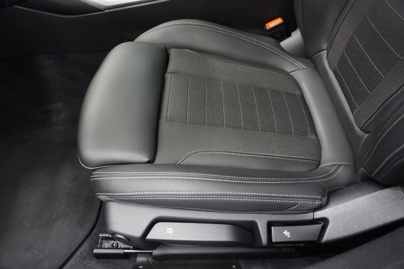 BMW 320 d xDrive — photo 12