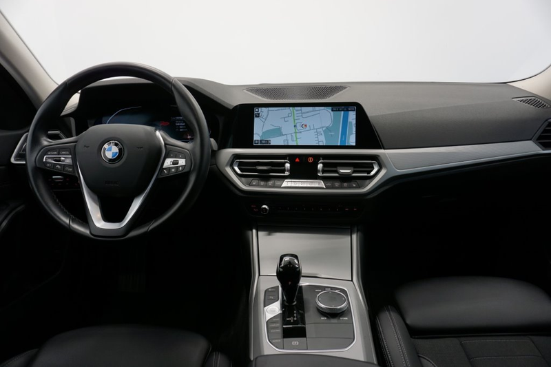BMW 320 d xDrive — photo 6