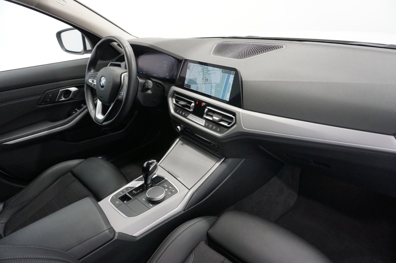 BMW 320 d xDrive — photo 5