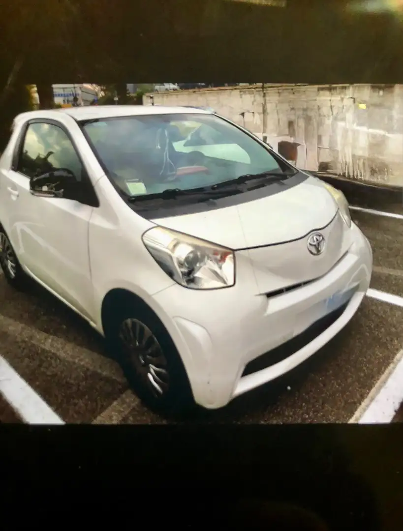 Toyota iQ iQ 1.0 cvt (multidrive) - 1
