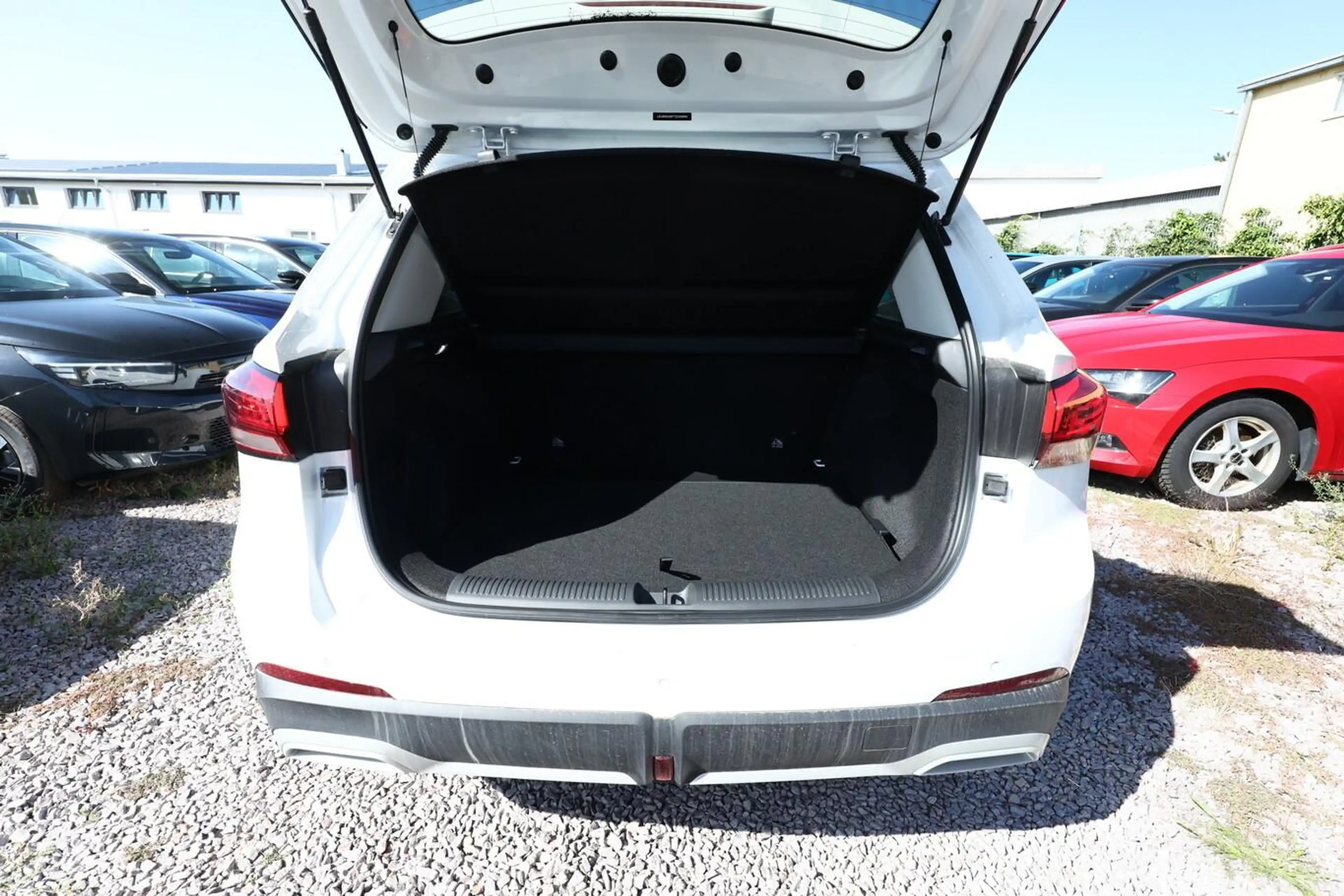MG ZS Luxury Hybrid+ Pano ACC 360Kam Nav LED SHZ 75 k... — photo 11