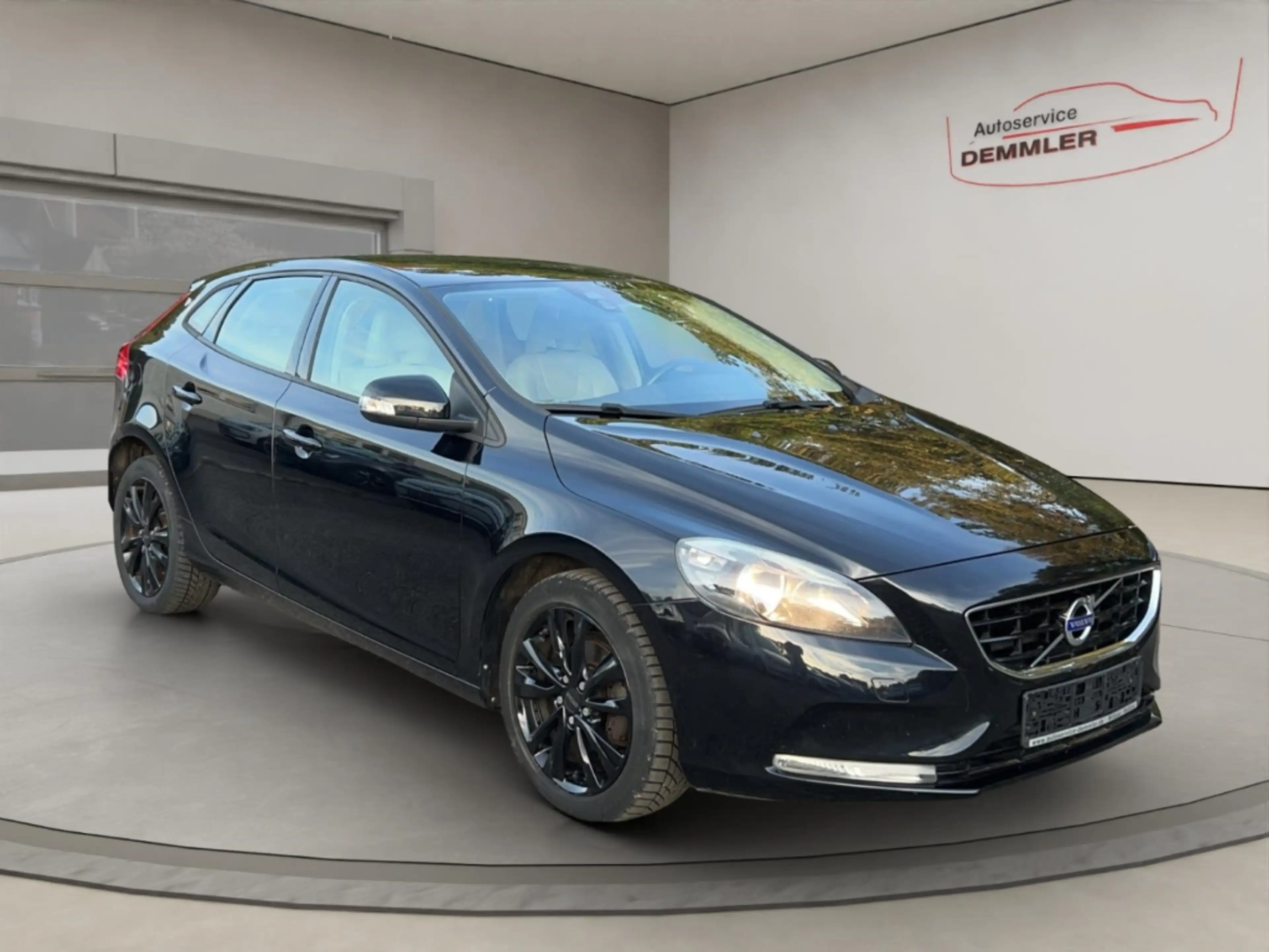 Volvo V40 Navi,Tempomat, Klimaautomatik,Parksensoren — photo 3