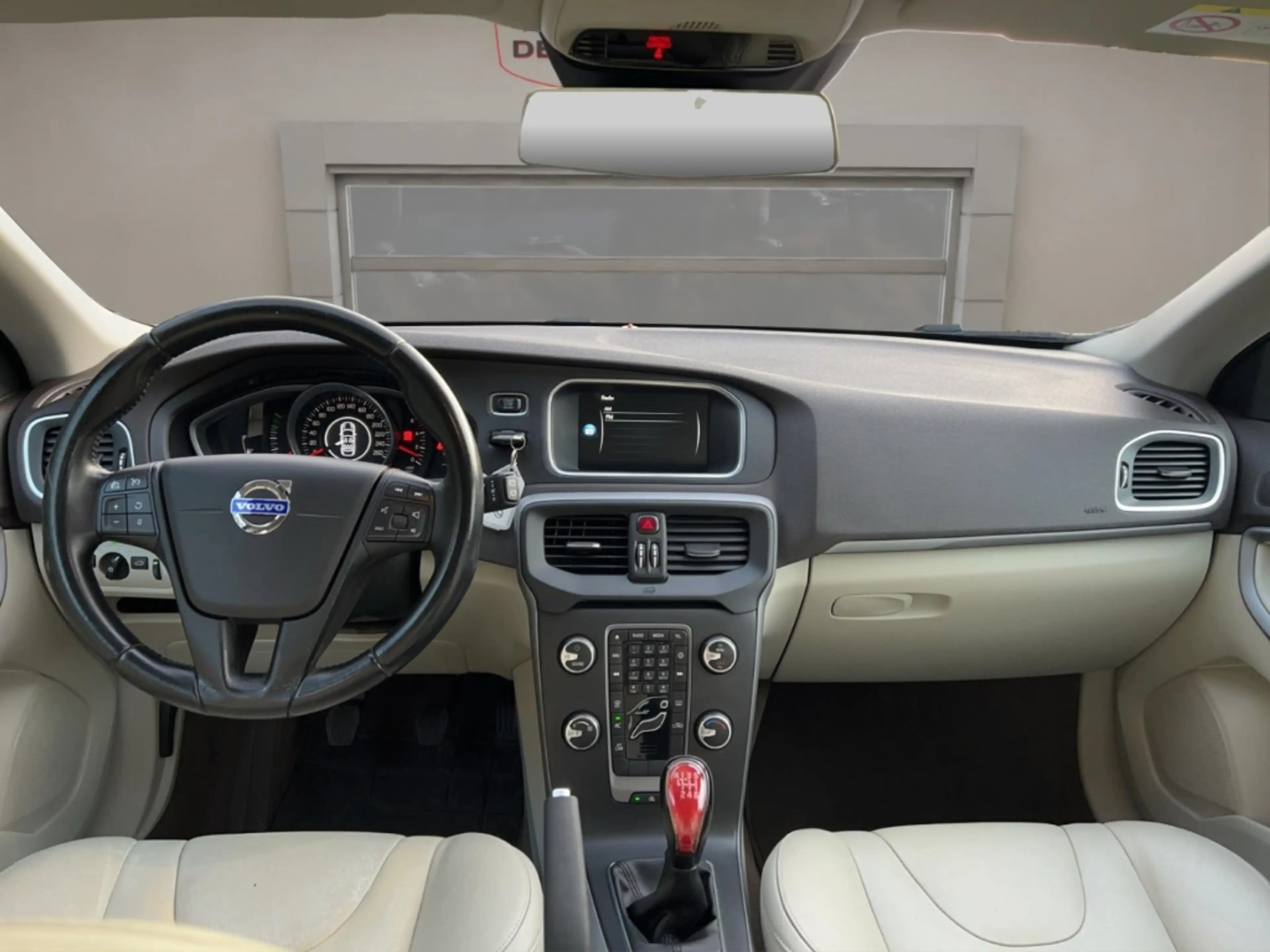 Volvo V40 Navi,Tempomat, Klimaautomatik,Parksensoren — photo 11