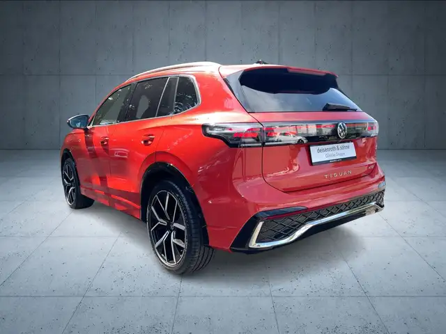 Volkswagen Tiguan view 3