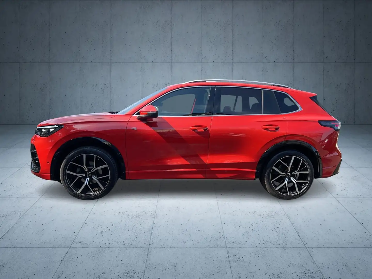 Volkswagen Tiguan R-Line AHK/HDMatrix/Pano/DCC/20"/h&k/Nav Rot - 2