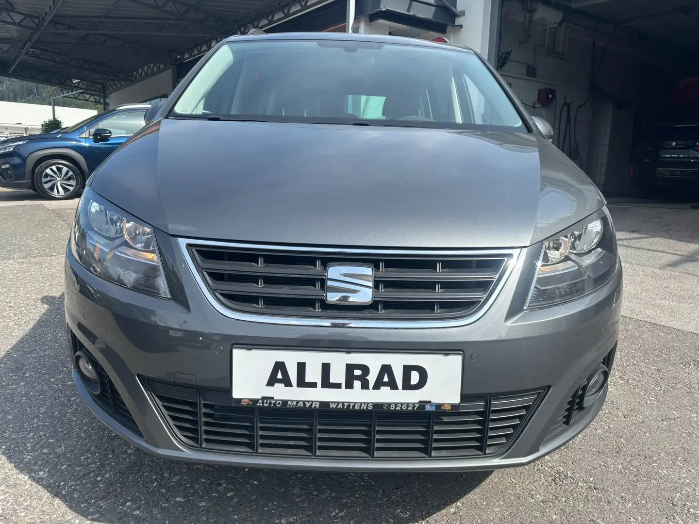 SEAT Alhambra 2,0 TDI 4WD Executive Grau - 2