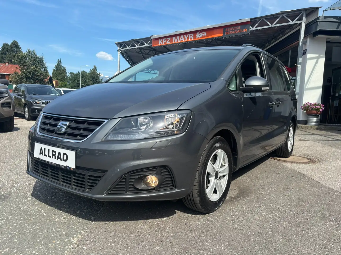SEAT Alhambra 2,0 TDI 4WD Executive Grau - 1