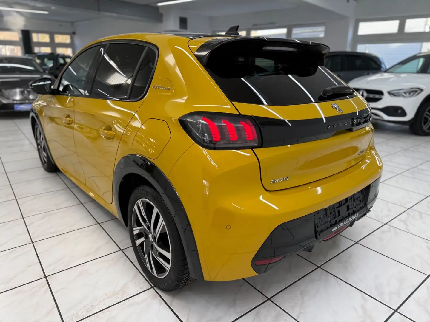 Peugeot 208 Allure*GT-Line*Navi*Kamera*131ps Gelb - 2