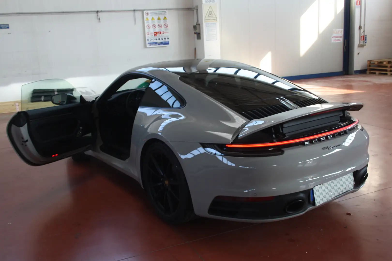 Porsche 992 911 Coupe 3.0 Carrera T auto Grigio - 1