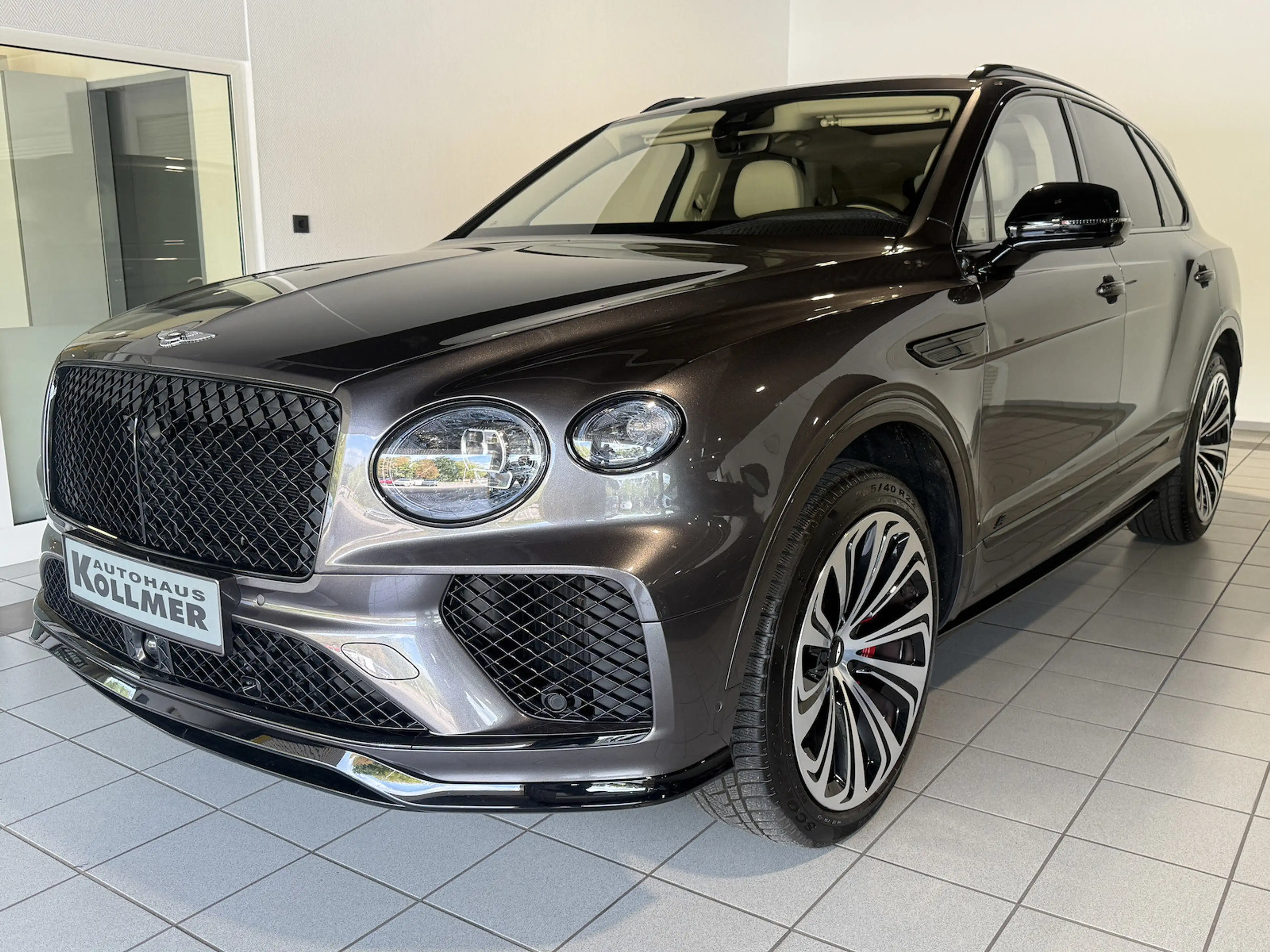 Bentley Bentayga S V8 Nachtsicht*Massage*B&O*22 Zoll — photo 2