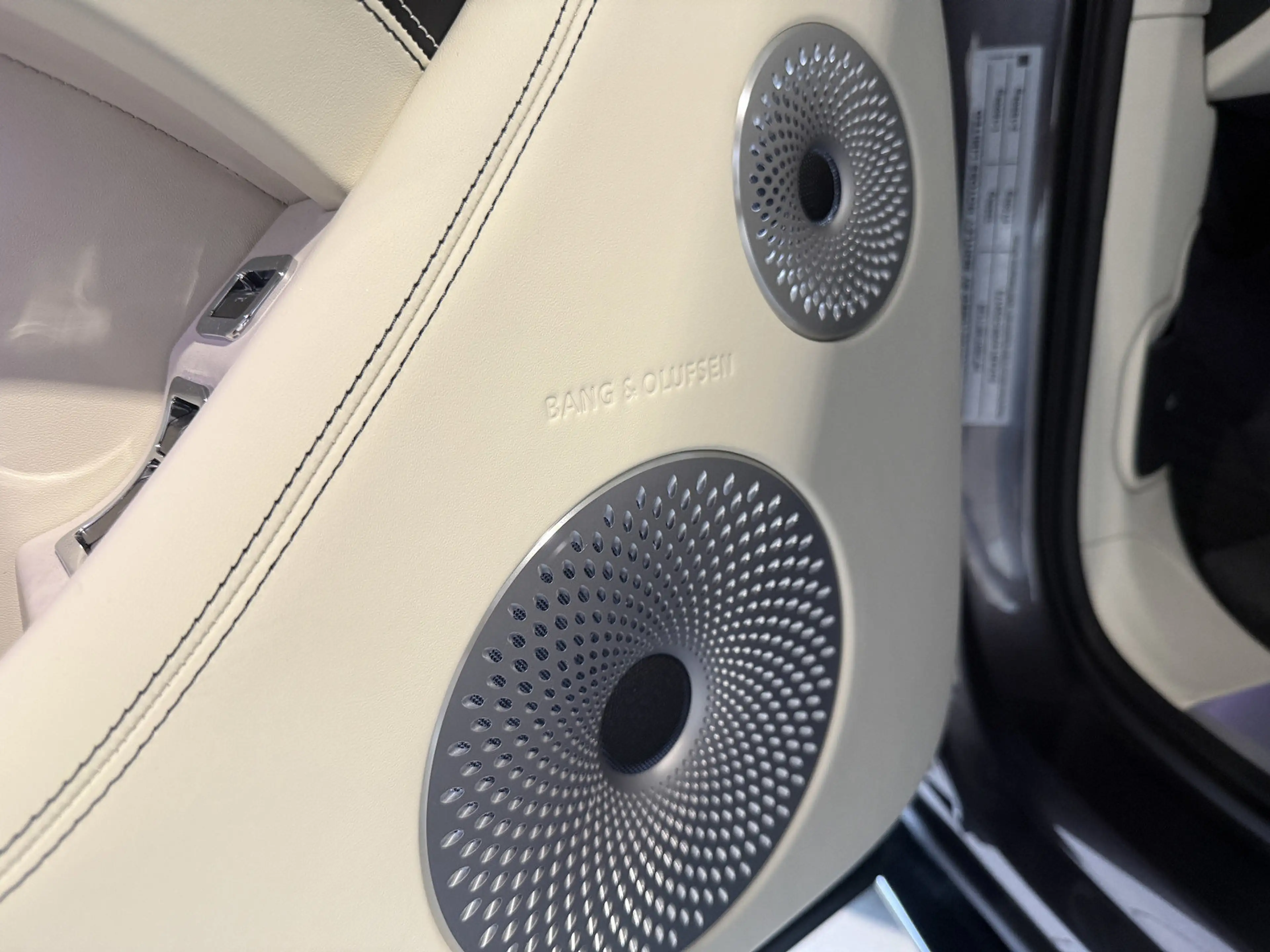 Bentley Bentayga S V8 Nachtsicht*Massage*B&O*22 Zoll — photo 10