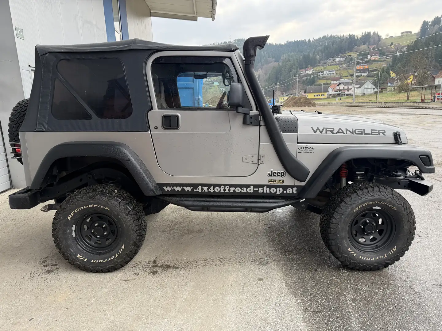 Jeep Wrangler 2,5 Sport Soft Top - 1