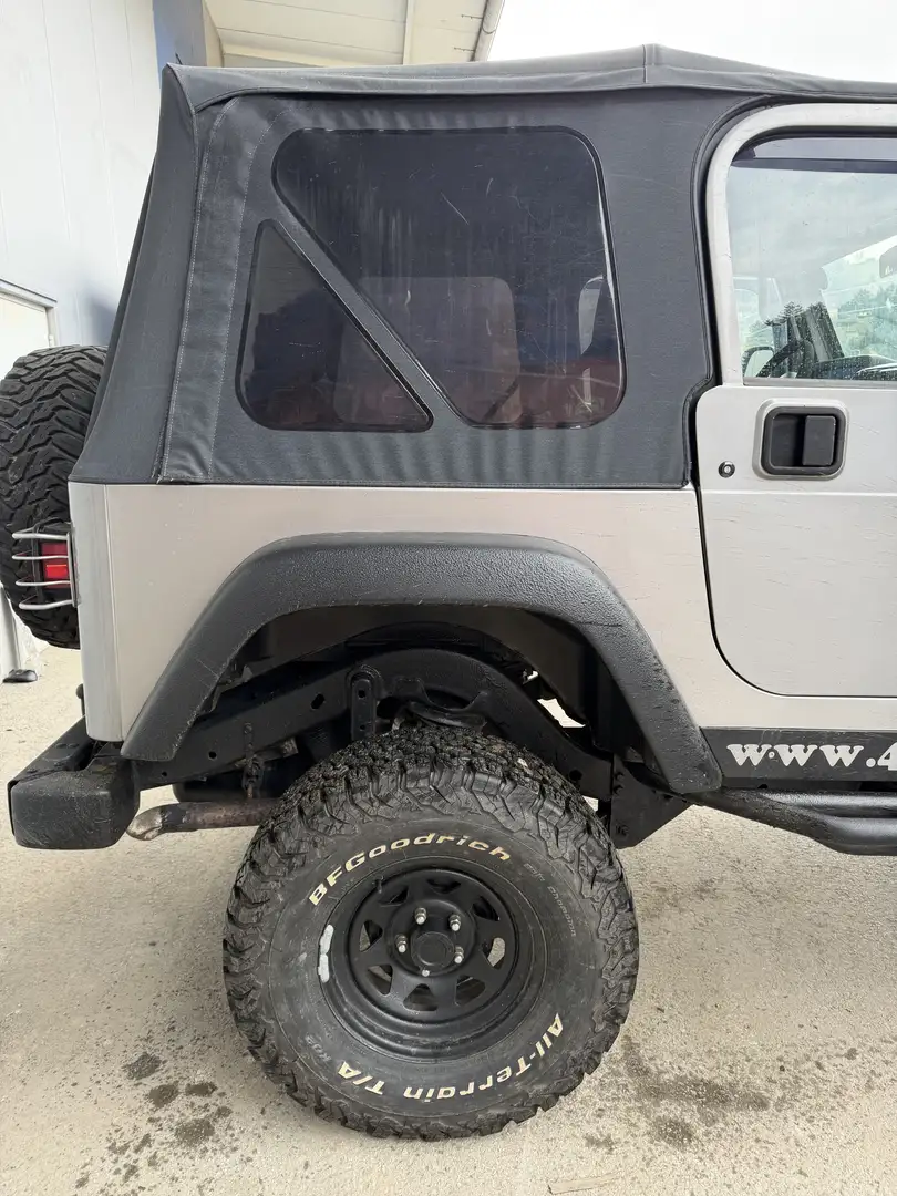 Jeep Wrangler 2,5 Sport Soft Top - 2