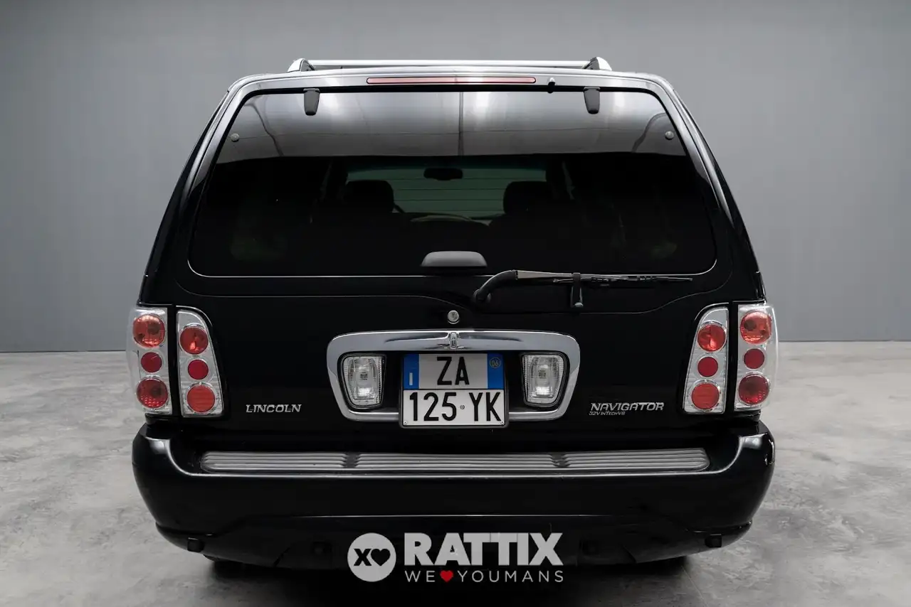 Lincoln Navigator 5.4 V8 GPL 300CV 4WD 7p.ti + barre portatutto, foto 5