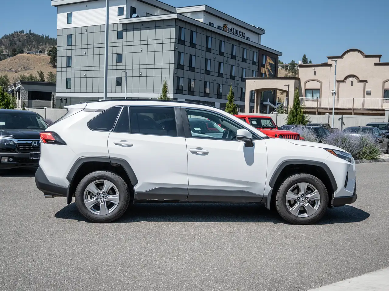 Toyota RAV 4 снимка Toyota RAV 4