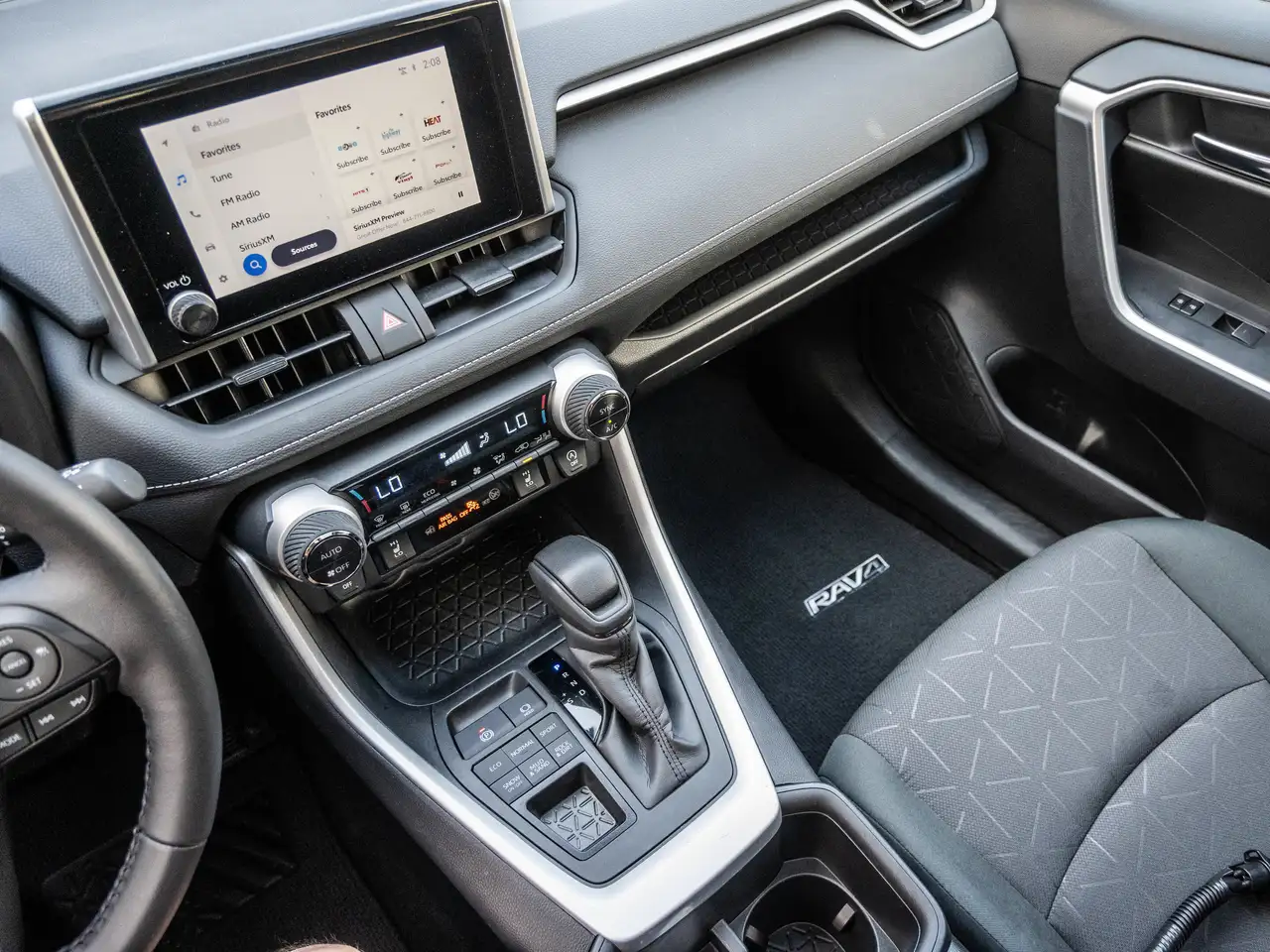 Toyota RAV 4 снимка Toyota RAV 4