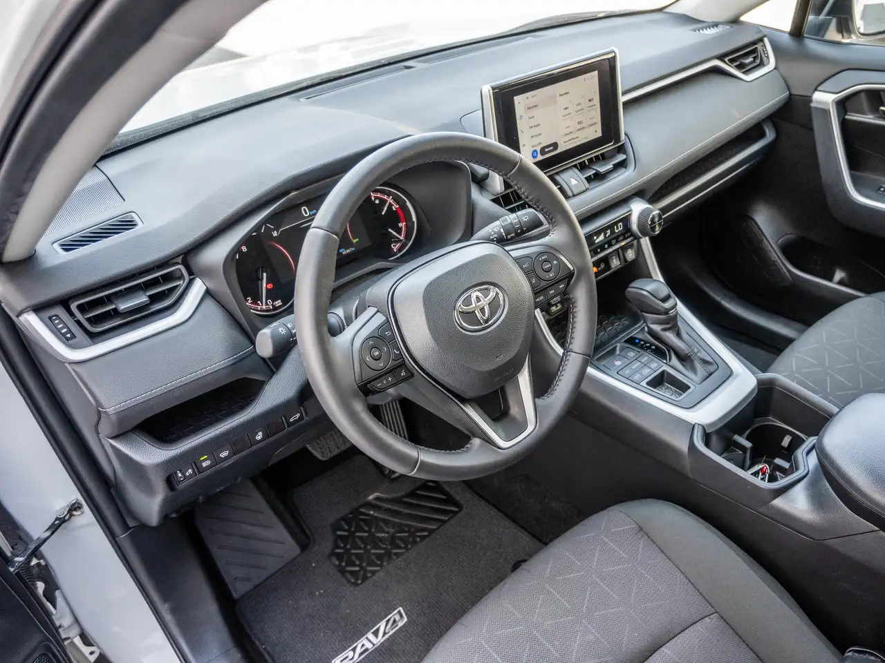 Toyota RAV 4 снимка Toyota RAV 4