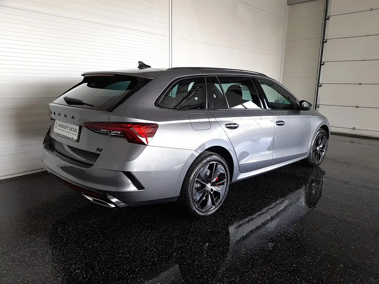 Skoda Octavia Combi RS IV 150/245 DSG*MATRIX-LED / 18 ZOLL / ... Grijs - 2