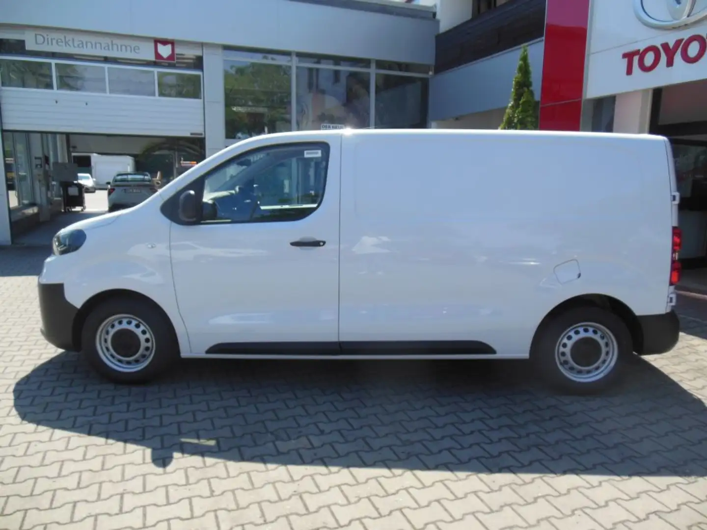Toyota Proace 1,5-l-D-4D L1 Meister m. Flügeltüren+AHK Weiß - 2