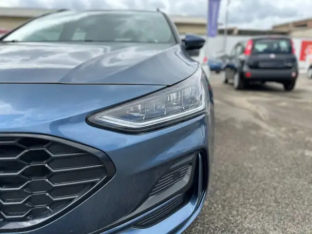 Ford Focus view 10