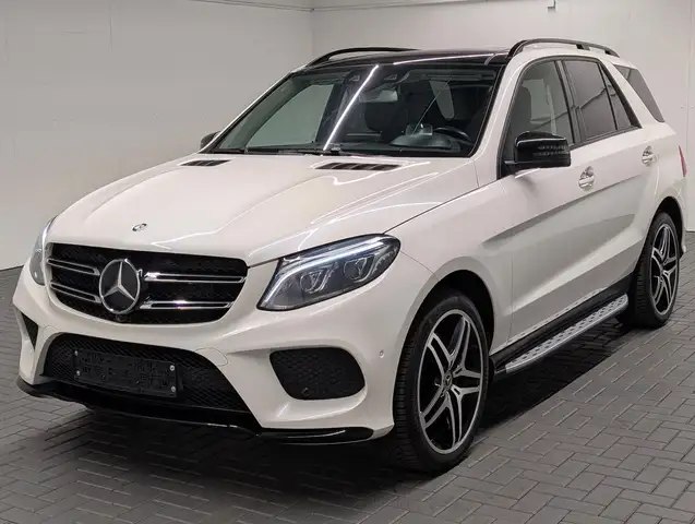 Mercedes-Benz GLE 500 AMG-Line 4M LED/HUD/Pano/AHK/H&K/21-LM