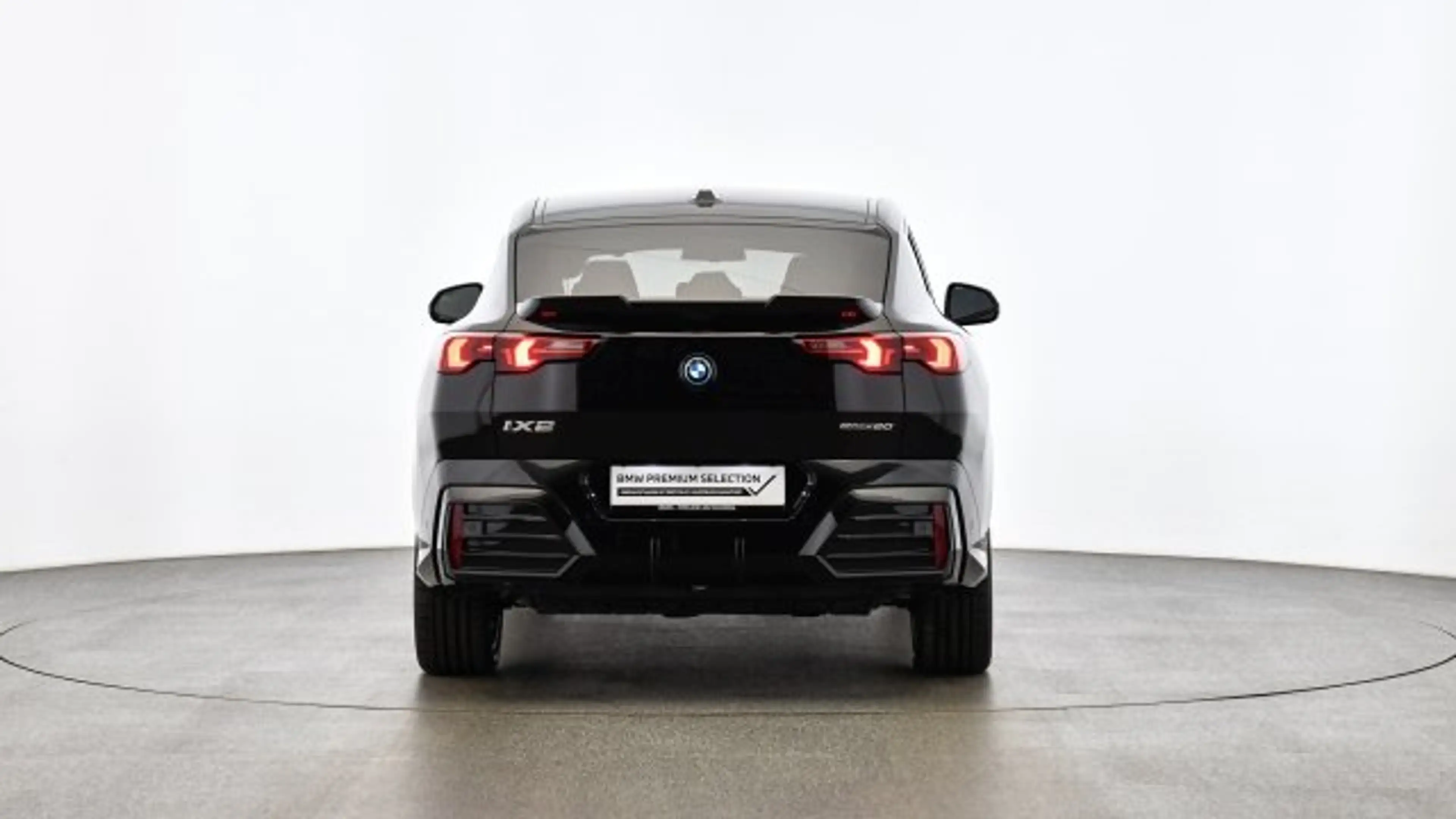 BMW iX2 eDrive 20 U10 — photo 11