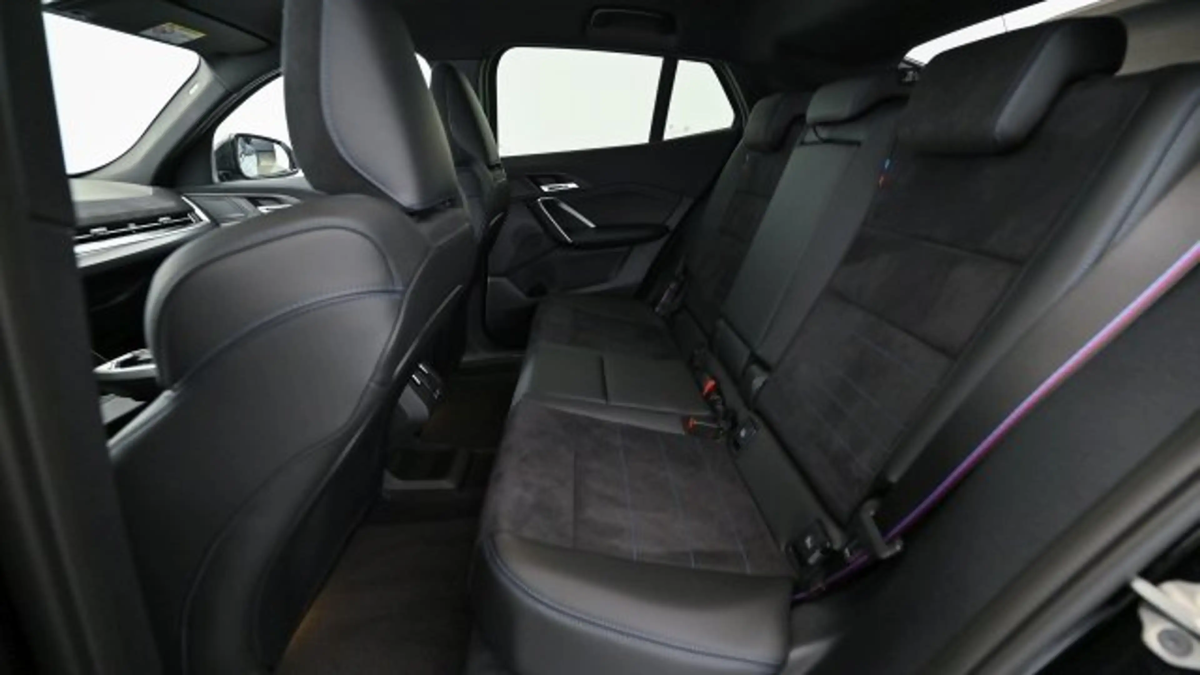 BMW iX2 eDrive 20 U10 — photo 15
