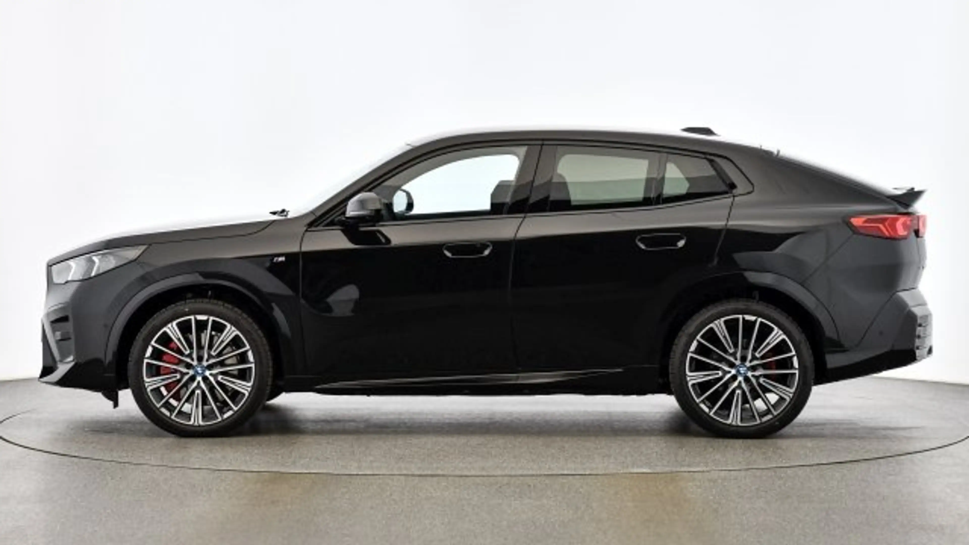 BMW iX2 eDrive 20 U10 — photo 9