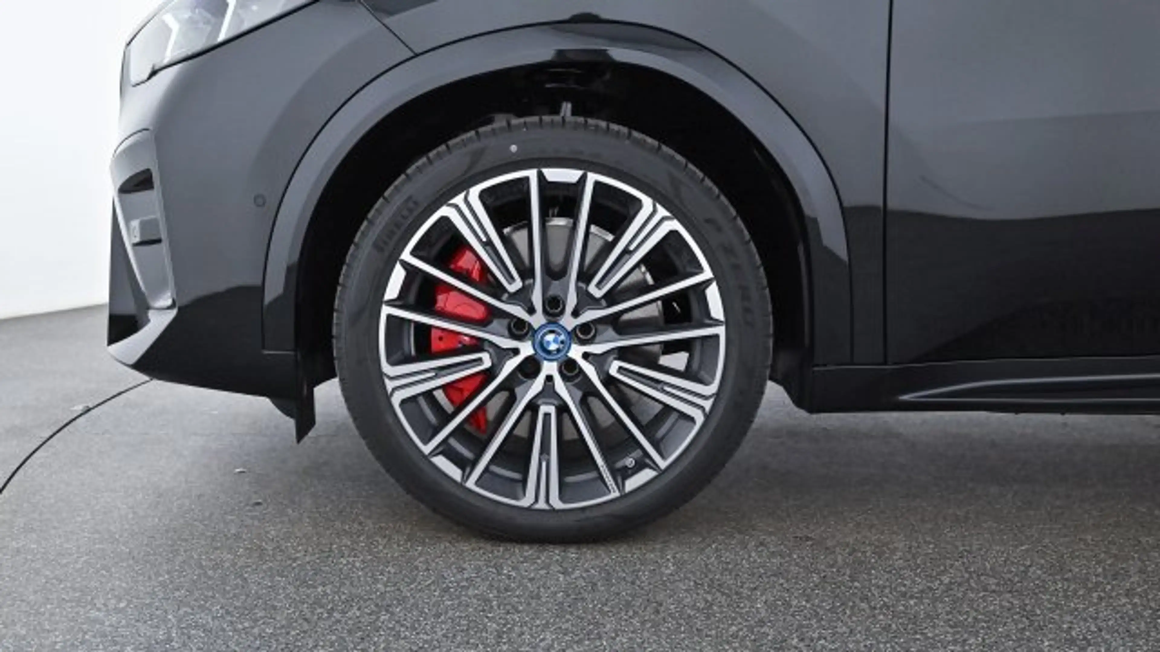 BMW iX2 eDrive 20 U10 — photo 7