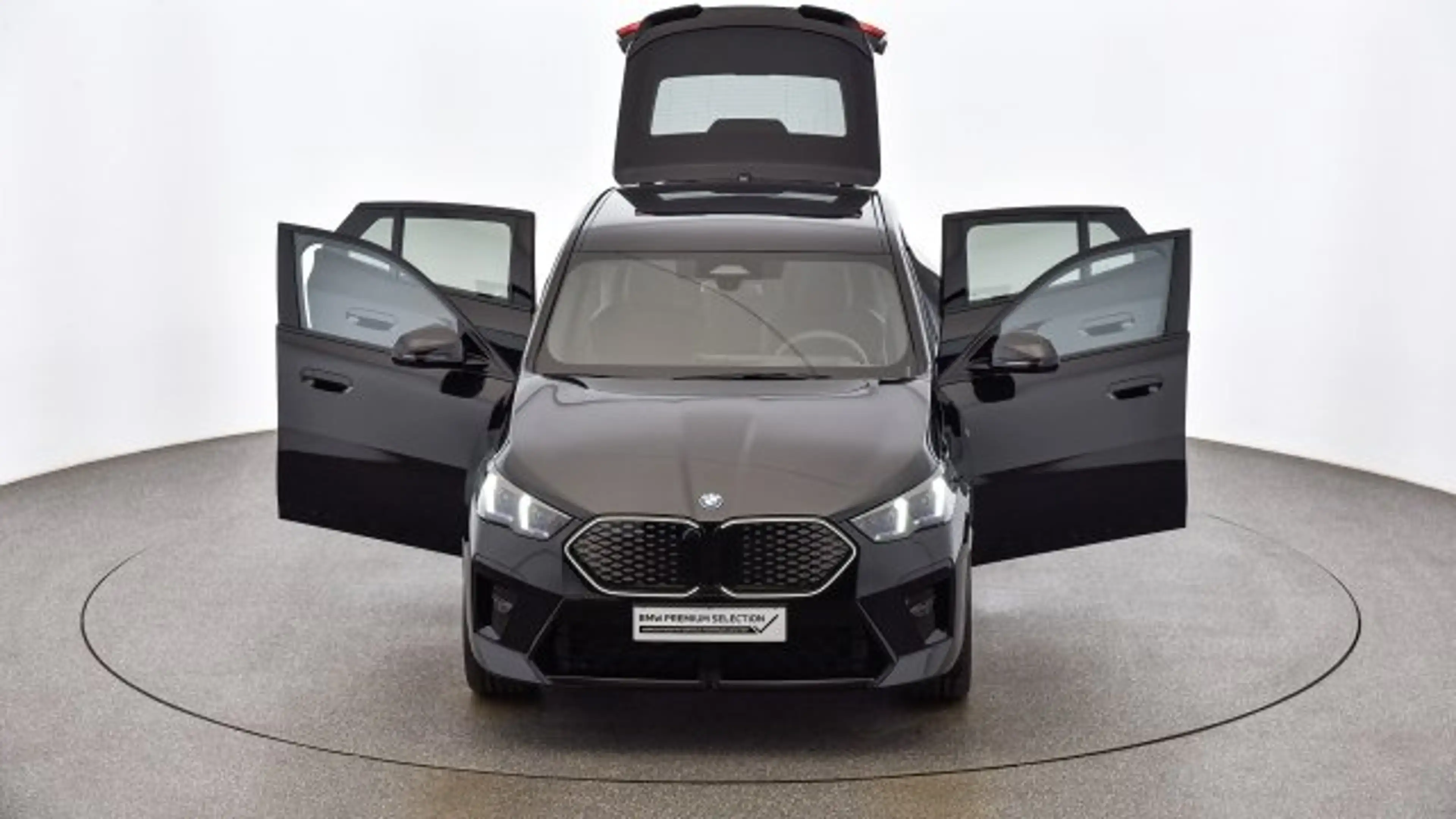 BMW iX2 eDrive 20 U10 — photo 13