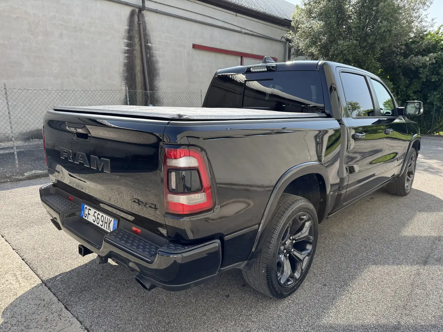 RAM 1500 5.7 V8 Crew Cab LIMITED NIGHT Gpl - 2