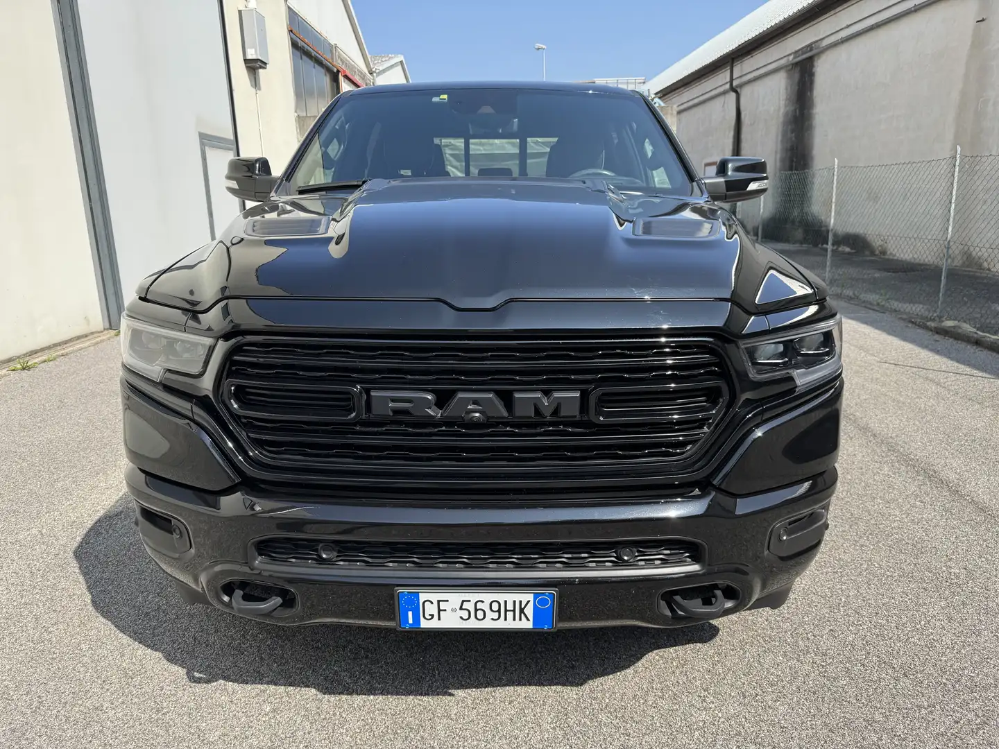 RAM 1500 5.7 V8 Crew Cab LIMITED NIGHT Gpl - 2