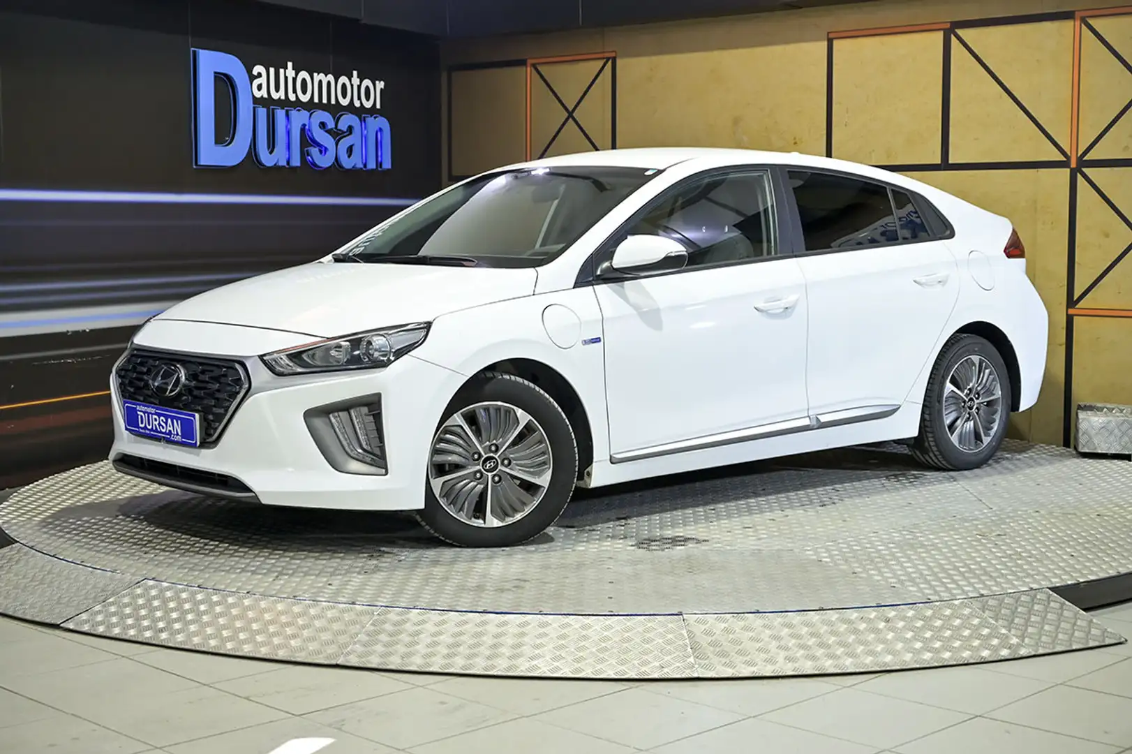 Hyundai IONIQ 1.6 GDI PHEV Klass DCT - 1