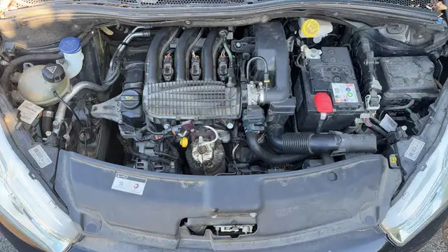 Peugeot 208 view 15