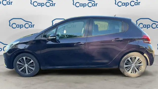 Peugeot 208 view 2